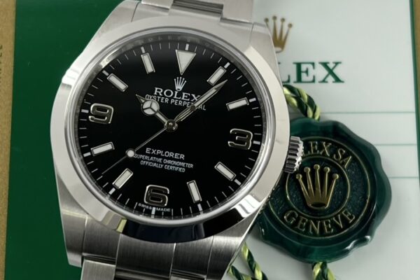 希少な前期型鏡面バックル仕様の一本　Ref.214270