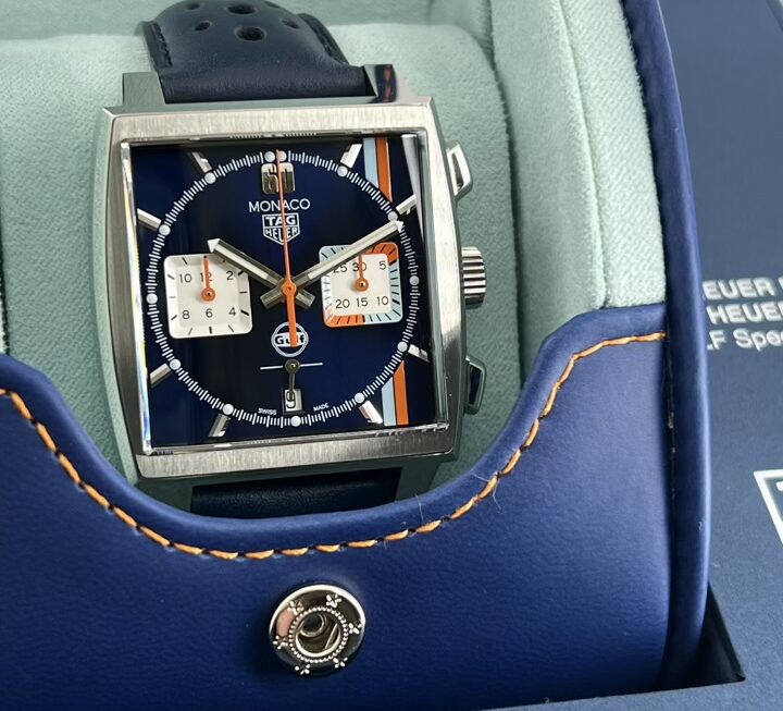 個性的なカラーリングの特別モデル　Ref.CBL2115.FC6494