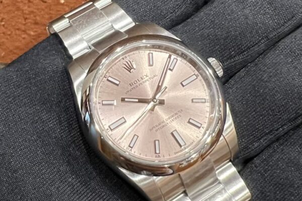 ユニセックスなサイズ感　Ref.124200