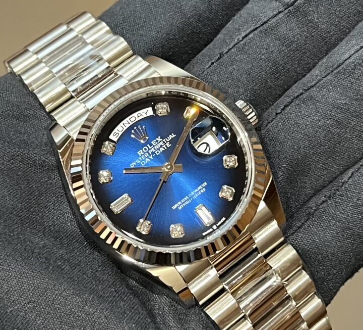 金無垢モデルながら、使い勝手の良い見た目＆サイズ感 Ref.128239A