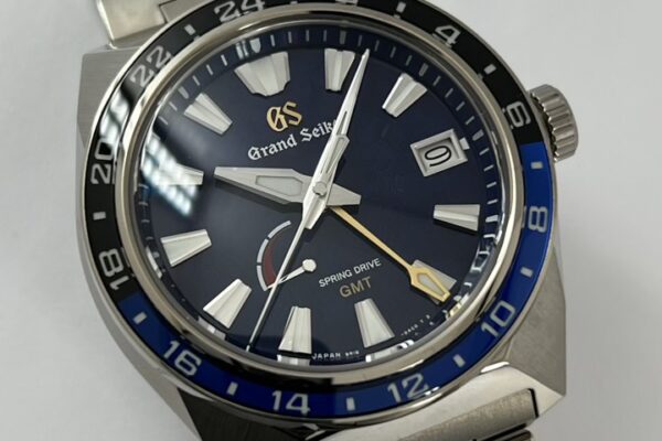 GSならではのカラーリングが美しい限定モデル Ref.SBGE309