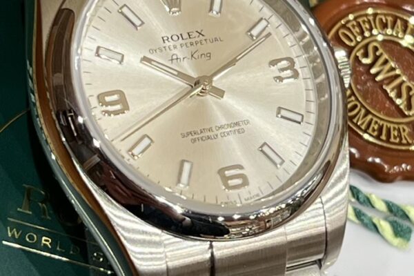 シンプルで洗練されたドレスウォッチ Ref.114200