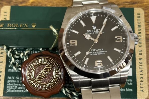 メタリックな仕様が個性を放つ一本　Ref.214270