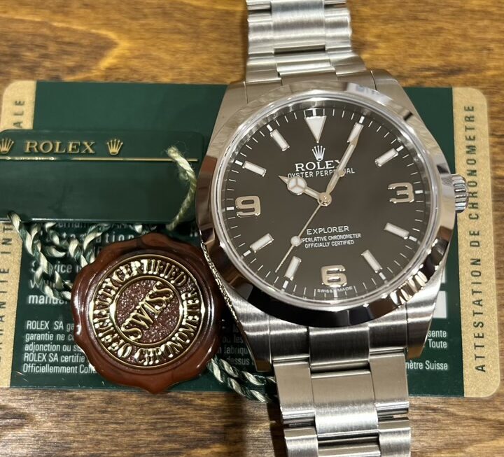 メタリックな仕様が個性を放つ一本　Ref.214270