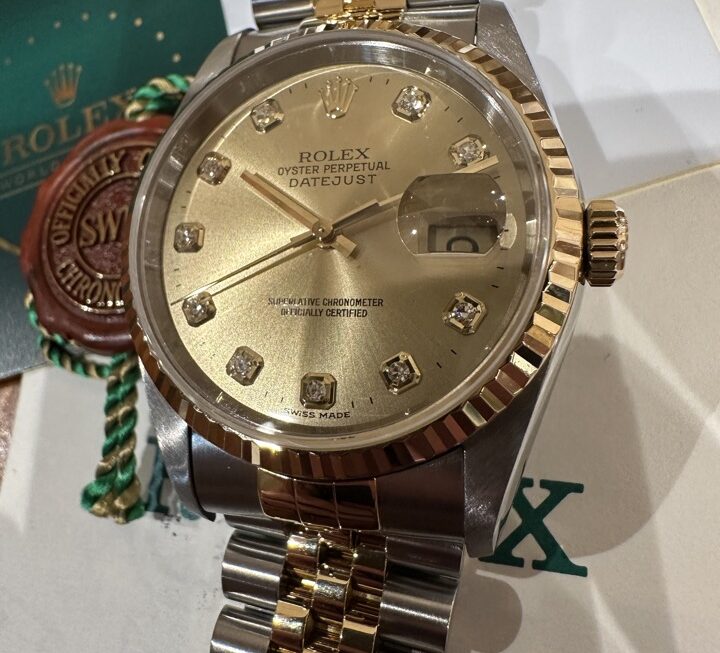 エレガントさが際立つ淡いシャンパンダイヤル　Ref.16233G