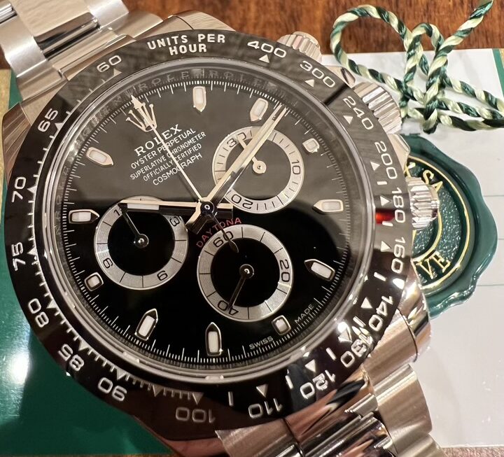 生産終了後も人気の高い旧型モデル　Ref.116500LN