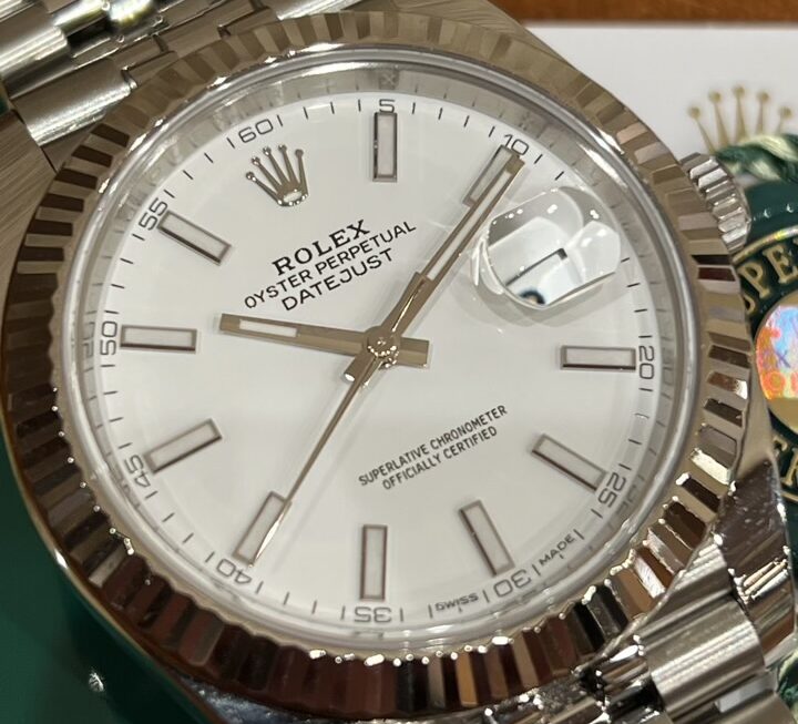 柔らかな印象の人気スタンダードモデル Ref.126334