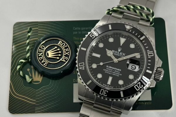 均整がとれたデザインの現行モデル Ref.126610LN