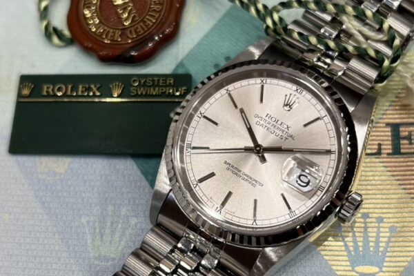 統一感のある色合い Ref.16234