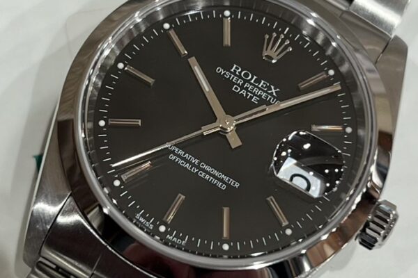 主張を抑えたシンプルなドレスウォッチ　Ref.15200