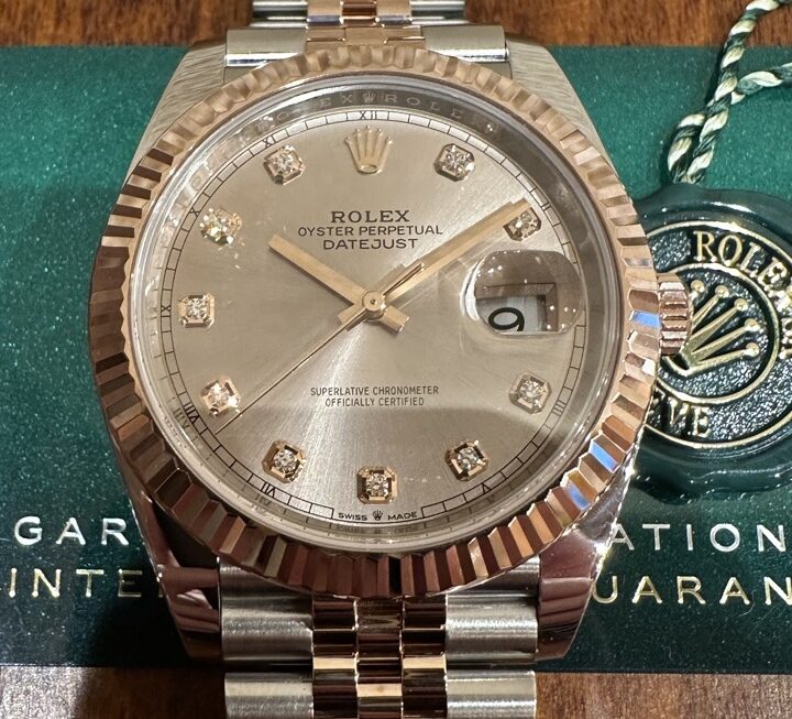 さりげない輝きを放つ10Pダイヤ　Ref.126331G