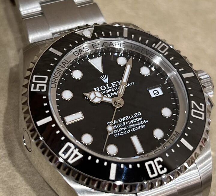 ケースサイズ44ｍｍの圧倒的存在感　Ref.136660