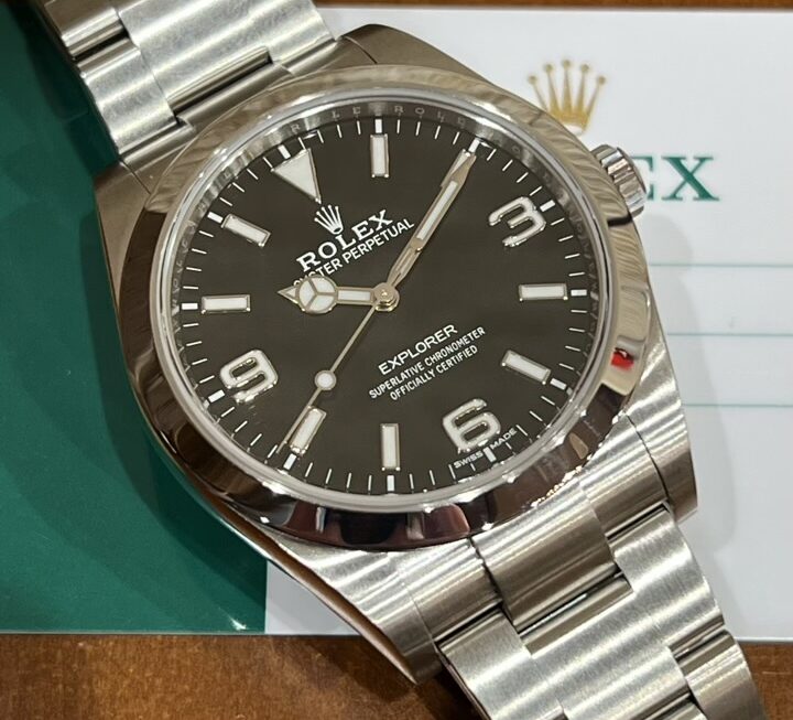 色々な服装に合わせたいシンプルモデル　Ref.214270