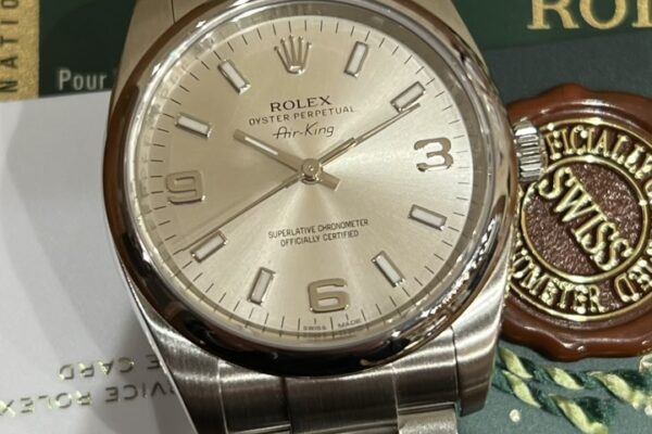 小ぶりで高級感のある1本　Ref.114200