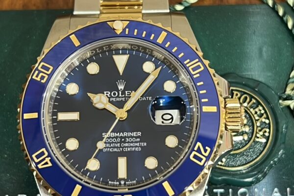 高級感あふれる人気スポーツウォッチ　Ref.126613LB