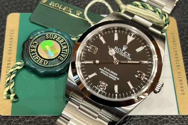 様々なシーンで活用しやすいシンプルモデル Ref.214270