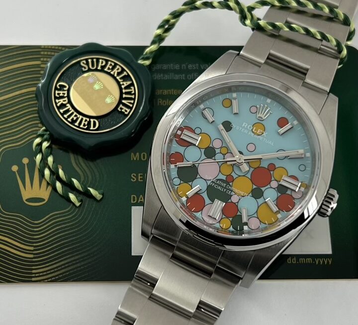 カラフルでポップなデザイン Ref.126000