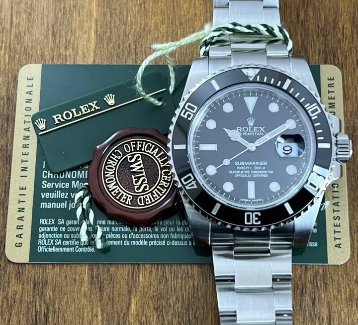 迫力あるケースデザインが魅力的な一本　Ref.116610LN