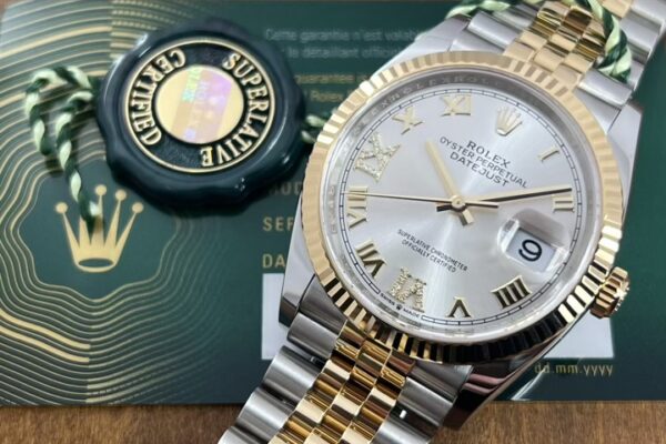 ローマ数字にあしらわれたダイヤ Ref.126233G