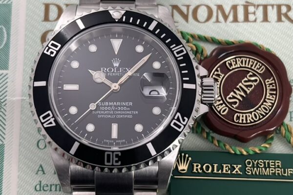 日常使いもしやすいシャープな雰囲気 Ref.16610