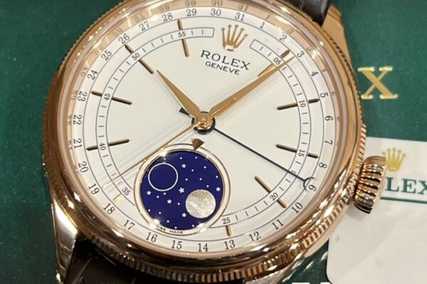 生産終了モデルの未使用品が入荷！　Ref.50535