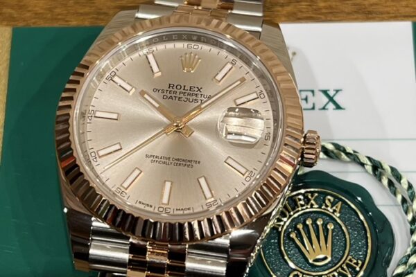 柔らかい色合いの上品さを感じる一本 Ref.126331