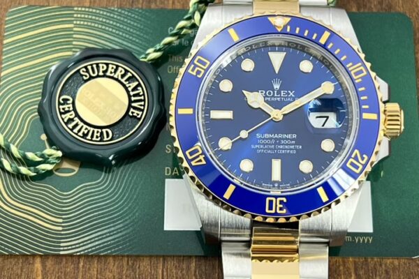 海を彷彿とさせる爽やかなカラー　Ref.126613LB