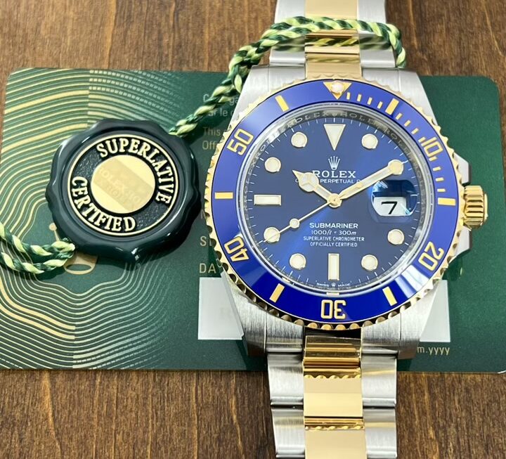 海を彷彿とさせる爽やかなカラー　Ref.126613LB