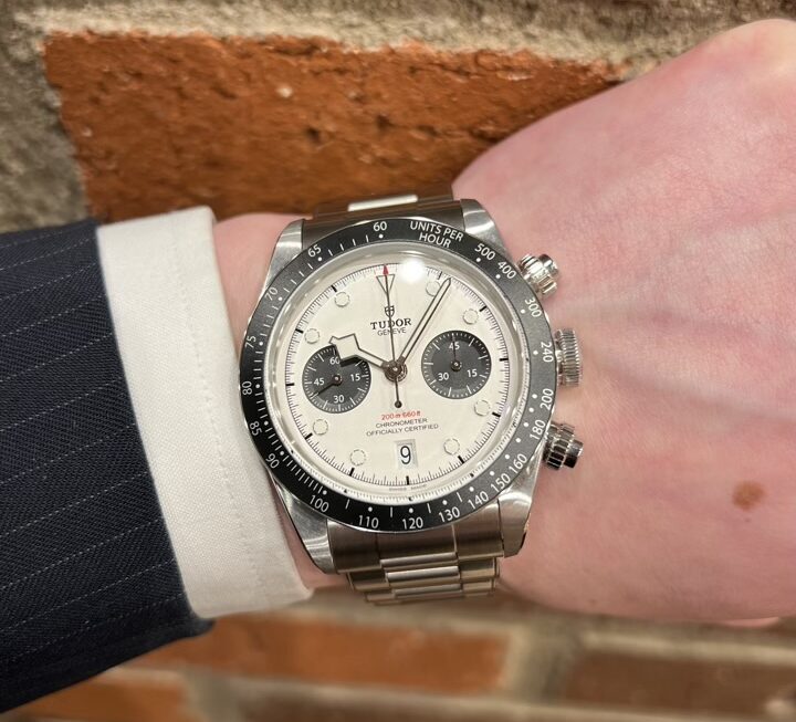 爽やかな色合いの存在感のある一本　Ref.79360N-0002