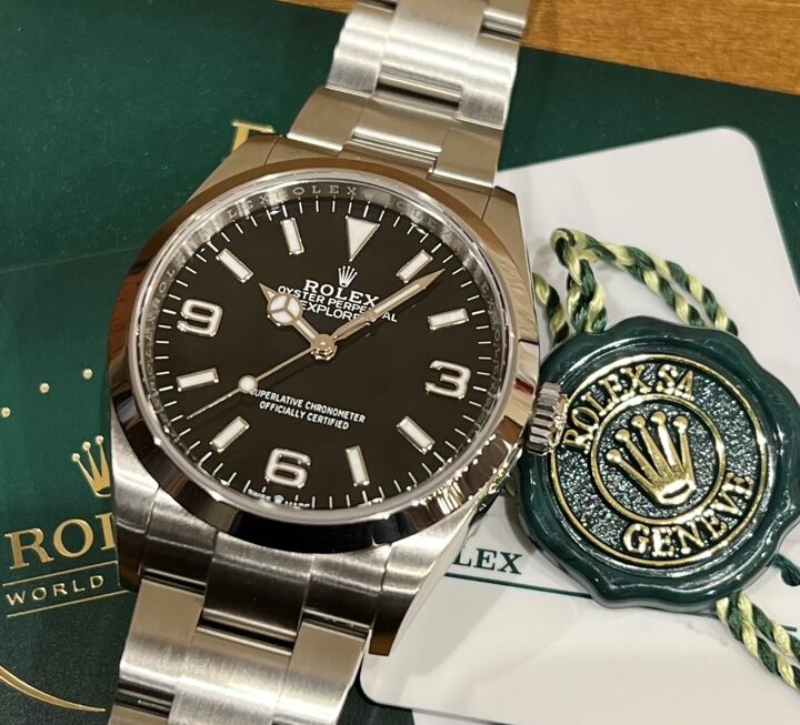 スッキリとした雰囲気の万能モデル　Ref.124270