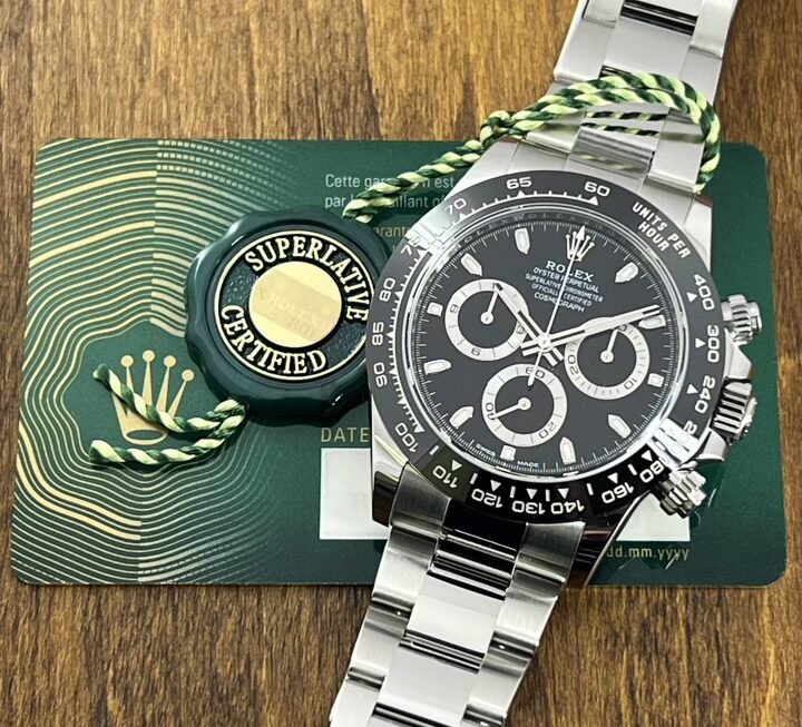 洗練された印象のブラックダイヤル Ref.116500LN