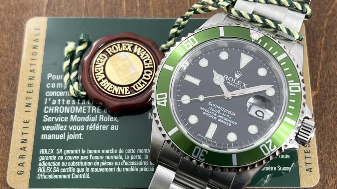 ベゼルにコーポレートカラーを使用した記念的モデル Ref.16610LV